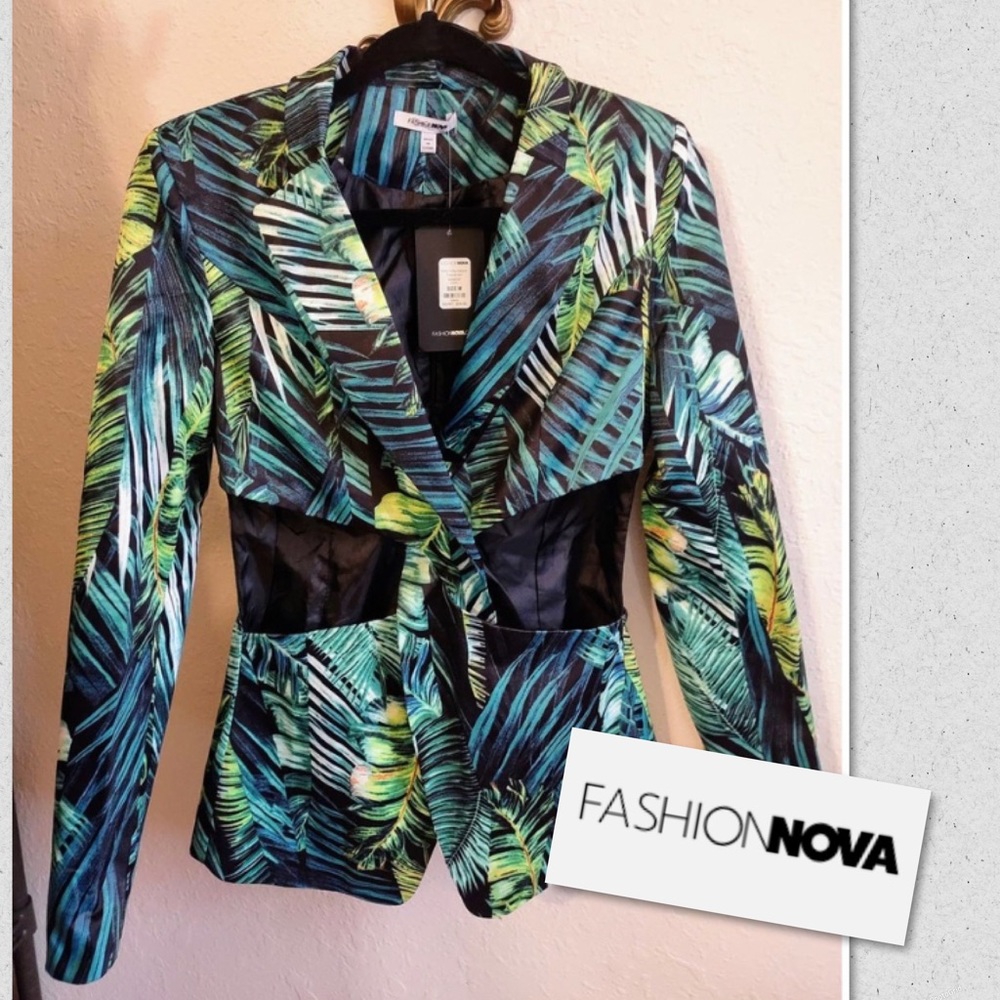 FashionNova Tropical Blazer with cut out sides NWT